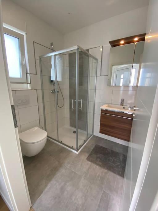 Neues Bungalow Fuer Bis Zu 4 Personen Oberhausen  Exterior foto