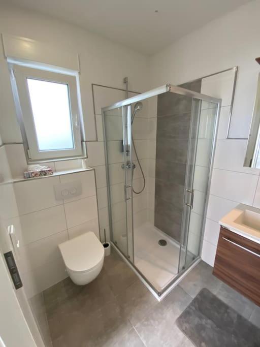 Neues Bungalow Fuer Bis Zu 4 Personen Oberhausen  Exterior foto